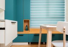 Turquoise roller blind