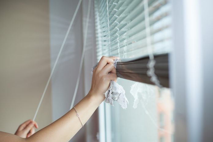 Bifold door roller blinds