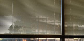 Retractable roller blinds
